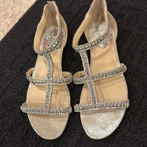 Vince camuto sandals size 8